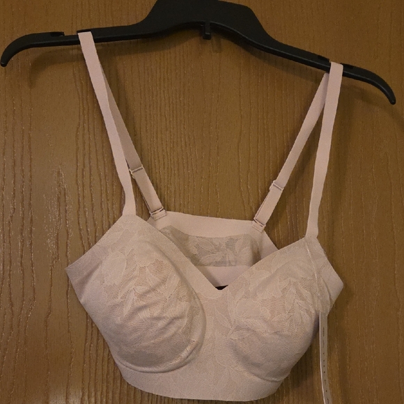 Athleta Other - Athleta NWT Cream Lace Bra...size Med